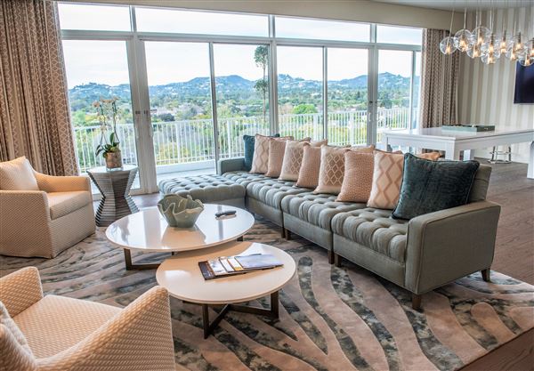 Beverly Hilton Hotel - Presidential Suite Living Room (2/28/2020 - Credits: The Beverly Hilton)