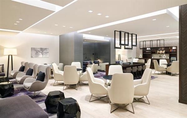 Warner Center Marriott - M Club Lounge (10/6/2016 - Credits: Warner Center Marriott)