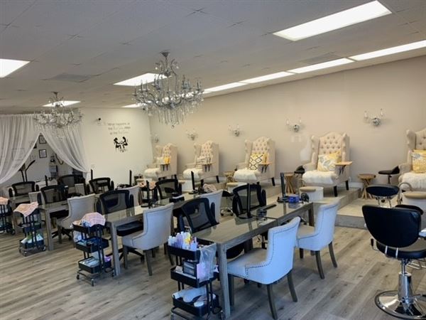 Vivid Nails & Beauty Bar (12/1/2023 - Credits: Photo Courtesy of Vivid Nails & Beauty Bar)