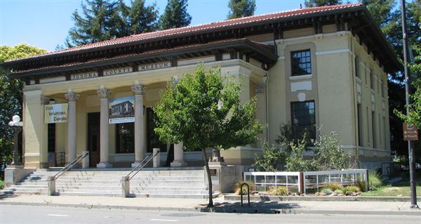 City of Santa Rosa (8/14/2008 - Credits: Sonoma County Museum on 7th St. in downtown Santa Rosa.”by Wulfnoth of English”( CC BY 3.0)[Old Santa Rosa Post Office, Downtown Santa Rosa,2 - Santa Rosa, California - Wikipedia])