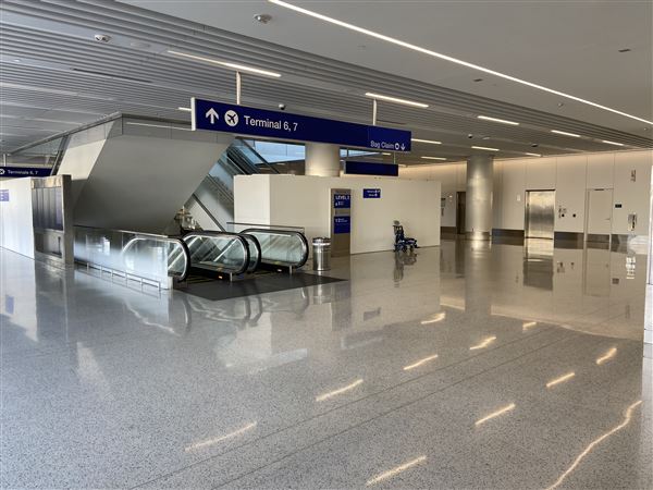 Los Angeles International Airport (LAX) - T6 Ticketing Escalators (1/9/2024 - Credits: Michael S. Hoffner)