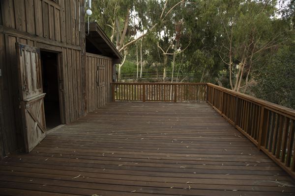 Elsewhere Topanga - THE BARN (1/24/2020 - Credits: Margaret Mentaberry)