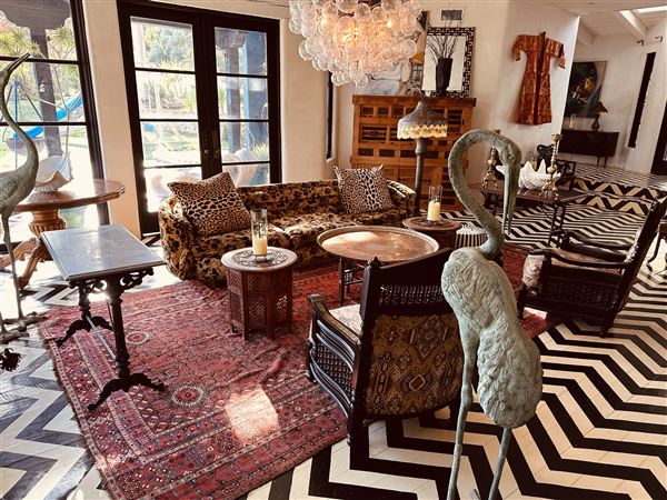 Elsewhere Topanga - THE BLACK VILLA (1/24/2020 - Credits: Margaret Mentaberry)