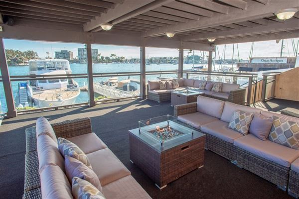 Waterfront Lounge & Garden @ Newport Harbor - City Cruises (5/14/2024 - Credits: Photo Courtesy of City Experiences)