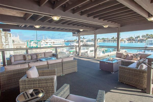 Waterfront Lounge & Garden @ Newport Harbor - City Cruises (5/14/2024 - Credits: Photo Courtesy of City Experiences)