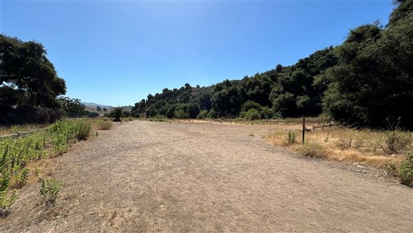 Malibu Creek State Park (SP) - Parking by Visitors Center and Rock Pool (6/26/2024 - Credits: Brandy Davis)