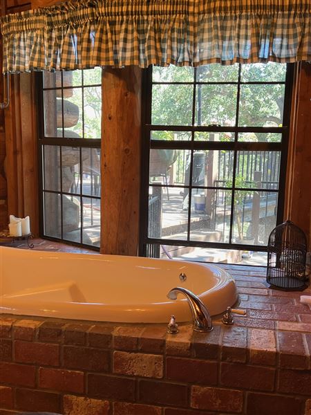 Tehachapi Log Cabin (7/8/2024 - Credits: Barb Pfeiffer)