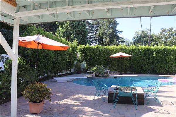 Suburban House Van Nuys (7/18/2024 - Credits: submitted by: Susan Krieg)