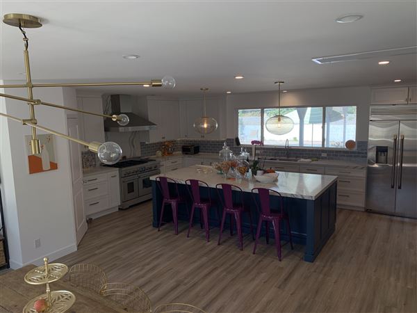 Suburban House Van Nuys (7/18/2024 - Credits: submitted by: Susan Krieg)