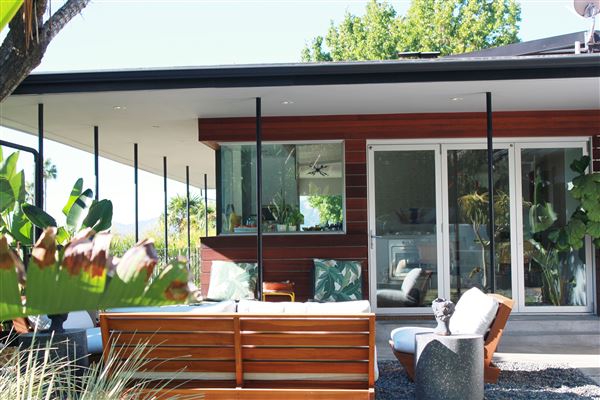 Modern Mid-Century House with stunning DTLA Views (7/27/2024 - Credits: Lisa Marahiel)