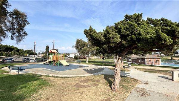 Edward Vincent Park - Playgrounds (10/17/2024 - Credits: Brandy Davis)