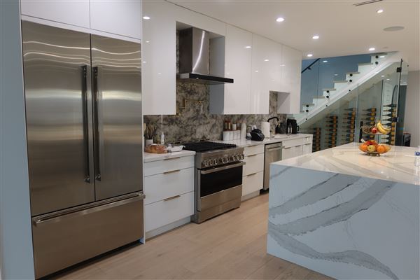 Modern Valley Home with Pool and Spacious Backyard (2/15/2025 - Credits: submitted by: Nicole  Bouzaglo)