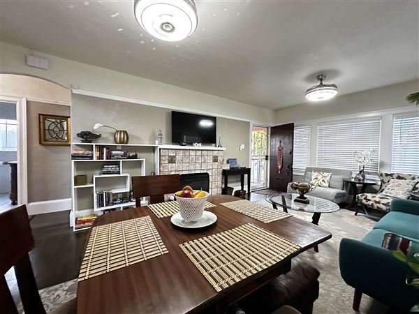 Fully furnished stucco California Bungalow (2/21/2025 - Credits: submitted by: Odessa McDUFFIE)