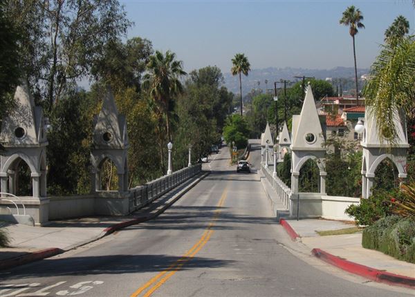 Franklin Avenue Bridge / aka Shakespeare Bridge (10/3/2007 - Credits: By Oakshade at English Wikipedia, CC BY 3.0, https://commons.wikimedia.org/w/index.php?curid=8353434, no changes)