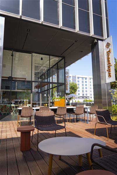 Toastique on Sunset (4/18/2025 - Credits: Zenon Samuels)