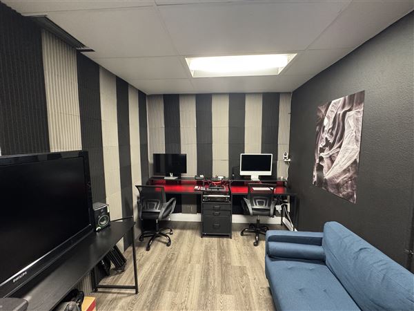 Brightlight Studio (9/12/2025)