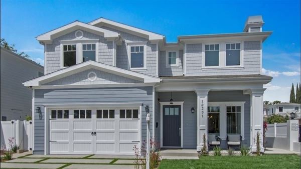Beautiful Newly Constructed (2018) Cape Cod Home in Studio City (7/1/2018 - Credits: David Levy)