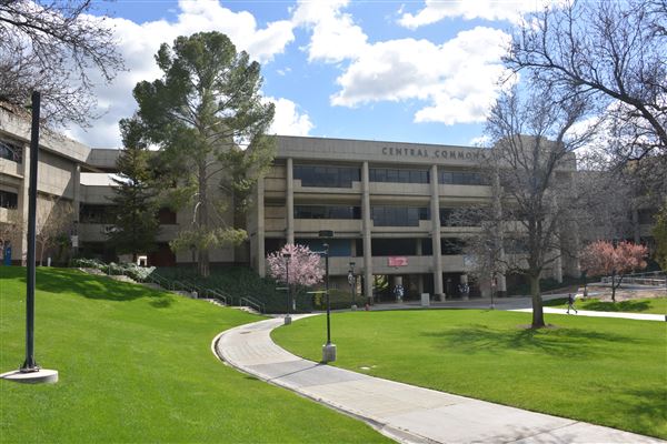 College of the Canyons - Quad (3/21/2019 - Credits: Leo Fialho)