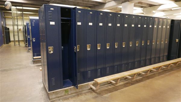 College of the Canyons - Locker Rooms (3/28/2015 - Credits: Leo Fialho)