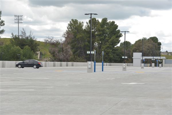 College of the Canyons - Lot 7 Parking Structure (3/21/2019 - Credits: Leo Fialho)