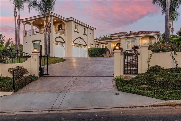 Vale View Mansion (10/1/2025 - Credits: Charles Walters)