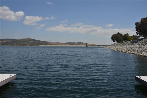 Castaic Lake State Recreation Area (SRA) - lake administered by Los Angeles County - West Ramp Lifeguard HQ Dock (5/14/2018 - Credits: Leo Fialho)
