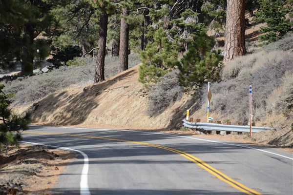 Angeles Crest Highway - SR2 - MM 77.50 (Outside TMZ) (11/16/2016 - Credits: Leo Fialho)