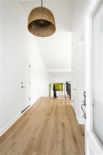 Modern Hillside Home (11/7/2025 - Credits: Cedric Benjamin and Jessica Theile)