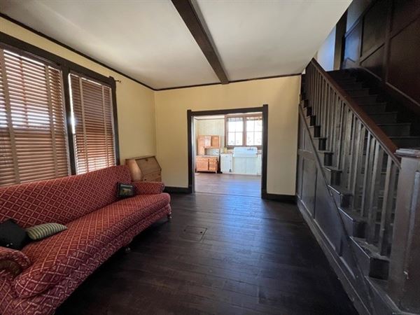 Big Sky Movie Ranch - Farmhouse (11/17/2025 - Credits: Owner)