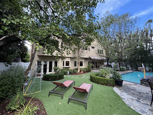 Encino Area Home (11/19/2025 - Credits: submitted by: Mike McDaniel)