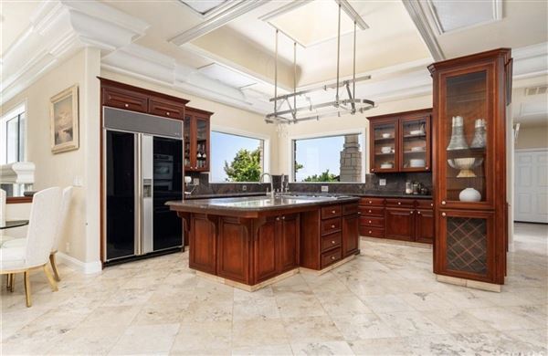 Single family property (12/3/2025 - Credits: submitted by: Artur  Harutyunyan)