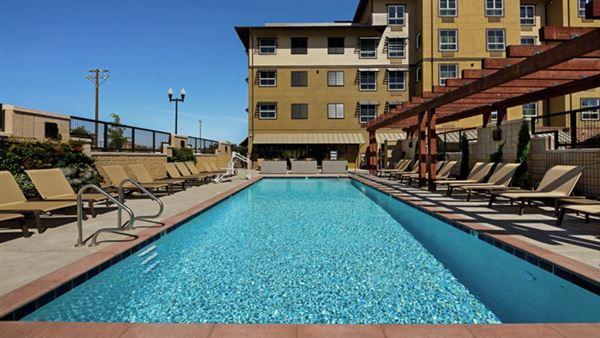 Oxford Suites Paso Robles (7/1/2019 - Credits: submitted by: Catherine Freeland)
