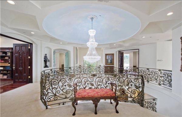 Chatsworth Hills Estate (12/5/2025 - Credits: Artur Harutyunyan)