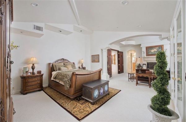 Chatsworth Hills Estate (12/5/2025 - Credits: Artur Harutyunyan)