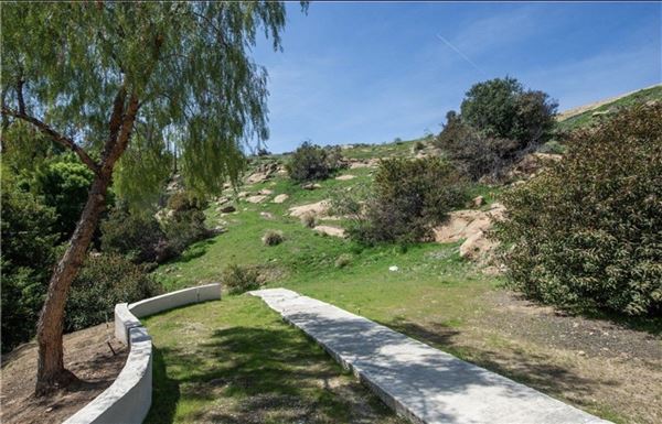 Chatsworth Hills Estate (12/5/2025 - Credits: Artur Harutyunyan)