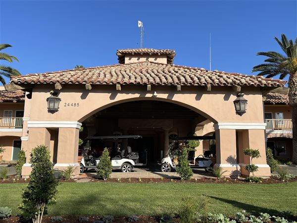 City of Coalinga - Harris Ranch Inn & Restaurant (10/14/2022 - Credits: Public Doman (https://www.flickr.com/photos/sarahvain/))