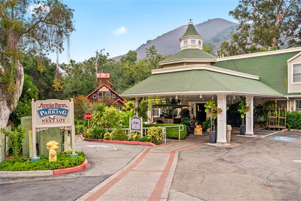 Apple Farm Inn (4/7/2025 - Credits: submitted by: Sofya Bazar)
