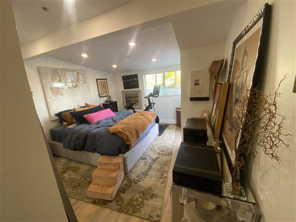 Chic Laguna Cottage (3/15/2026 - Credits: Susan Willig)