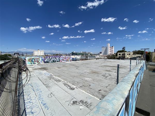 Spacious DTLA Warehouse With Office Ideal For Events/Filming (4/16/2026 - Credits: Elegant Textiles, Inc.)