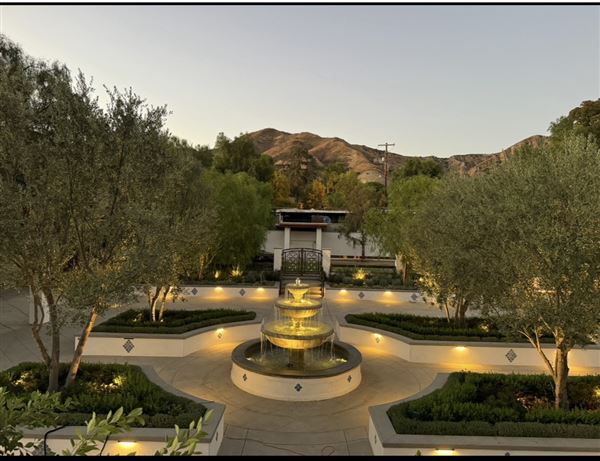 The Rusty Horse Ranch (4/29/2026 - Credits: Levon Baghdasaryan)