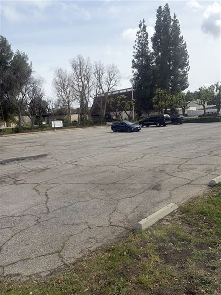 Woodland Hills Basecamp/ Crew Parking (5/8/2026 7:27:02 PM - Credits: submitted by: Shivam Dhupar)
