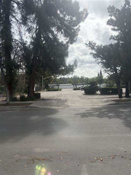 Woodland Hills Basecamp/ Crew Parking (5/8/2026 7:27:40 PM - Credits: submitted by: Shivam Dhupar)