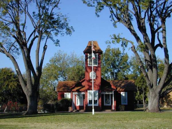 Ballard Little Red Schoolhouse (12/31/2003)