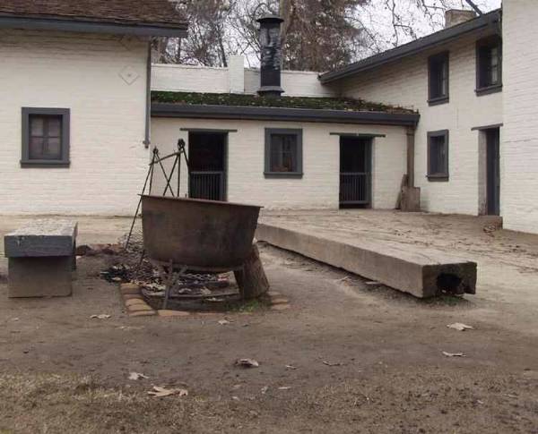 Sutter's Fort State Historic Park (SHP) (12/31/2003)