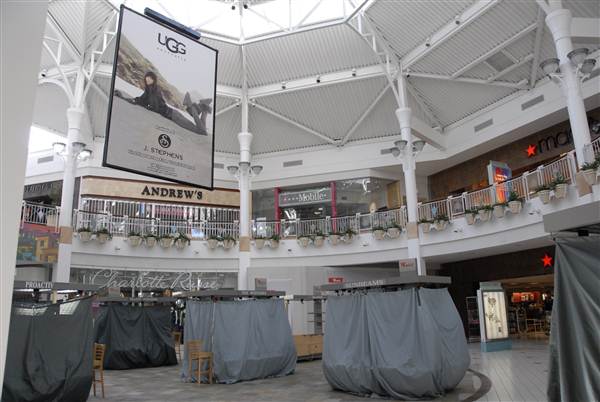 Westfield Valencia Town Center (12/1/2010 - Credits: Errol Reichow)