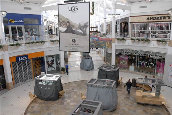 Westfield Valencia Town Center (12/1/2010 - Credits: Errol Reichow)
