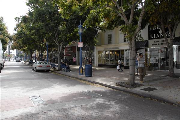 Westwood Village - Broxton Ave. (South) (11/30/2010 - Credits: Errol Reichow)