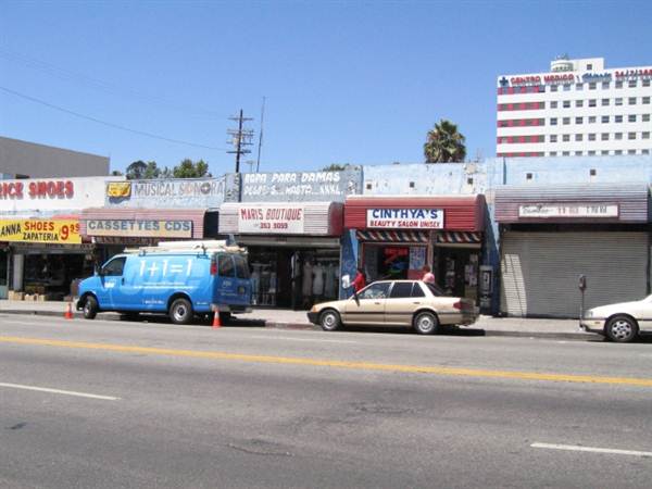 7th St. and Alvarado St. (9/1/2010 - Credits: Lindsay Mizrahi)