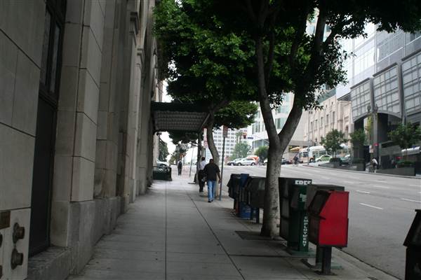 5th St. between Grand Ave. & Olive St. (9/1/2010 - Credits: Lindsay Mizrahi)