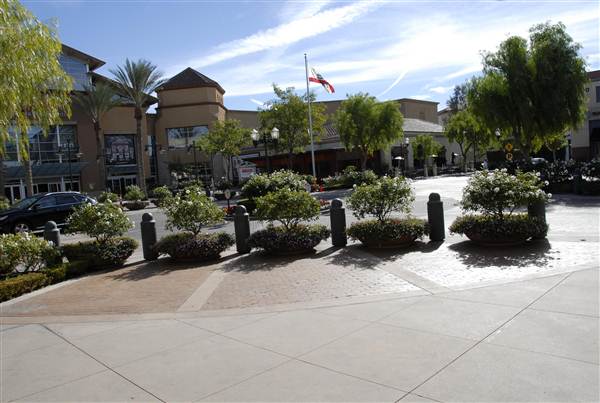 Westfield Valencia Town Center (12/13/2010 - Credits: Errol Reichow)